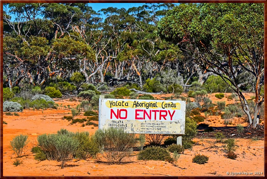 

Nullarbor Pain 
Eyre Highway
Yalata Aboriginal Lands  -  2/41