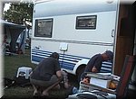 Stuhr - Camping 'Steller See' - De technische dienst van de camping rukt uit om ons caravanwiel te wissselen