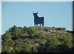 De Osborne stier blijft prominent aanwezig in het Spaanse landschap