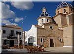 De koepels van de Esglesia Virgen del Consuelo in Altea