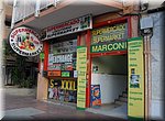 Ze verkopen echt alles, en dan ook nog in alle talen, in Benidorm