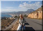 We treffen niet veel verkeer, onderweg naar het Kruis van Benidorm
