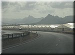Kassen, heel veel kassen, ontsieren het Spaanse landschap onderweg naar guilas