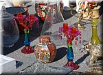 Vrolijk gekleurde kandelaars op de rastro (rommelmarkt) in Nerja