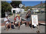 Onze vrienden maken muziek ten bate van het dierenassiel, op de rastro in Nerja