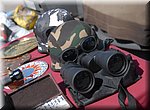 En wie wil dat niet: een helm mt zonnebril op de rommelmarkt in Nerja