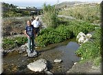 We trotseren de woeste stromingen van de Torrox rivier