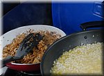 We zijn uitgenodigd voor een risotto-maaltijd bij onze Zweedse buren Ann-Marie en Nizze  en kijken even toe bij de voorbereidingen
