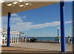 Ook de sterke arm is aanwezig aan de boulevard van Torrox Costa