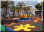 Kleurige knusse speeltuin, langs de boulevard in Algarrobo Costa
