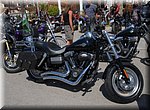 De tentoongestelde machines trekken veel genteresseerde kijkers, tijdens het motortreffen in Torrox
