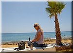 Even een lunchpauze, los van het motorgeweld, op het Playa El Peoncillo in Torrox Costa