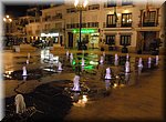 Het dorpsplein ligt er wat verlaten bij, op Goede Vrijdag in Torrox