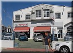 In de namiddag halen we ons busje weer op, bij de Toyota garage in Vlez-Mlaga