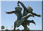 'Mujeres Corriendo por la Playa' van Salvador Garcia (1922); "Homage aan Picasso", langs de boulevard in Torremolinos