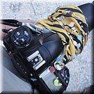 Soms geven we de camera wat extra bescherming, zoals hier tijdens de 'Coso Multicolor' in Castelln de la Plana (Spanje)