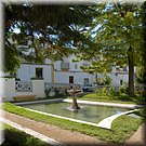 De mooi aangelegde tuin op het Praça Gago Coutinho in Moura