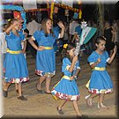 En uiteindelijk wordt zwaaiend afscheid genomen van de enthousiaste toeschouwers
Festa de São Pedro
