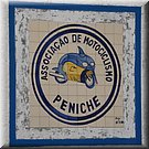 De motorclub in Peniche is even vissen