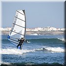 Zeldzaam in Peniche: een windsurfer